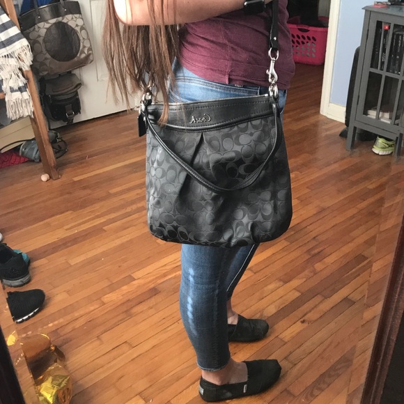 Coach Handbags - Coach crossbody/shoulder bag